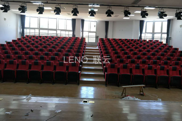 禮堂椅劇場(chǎng)椅報(bào)告廳椅日常清潔實(shí)用技巧