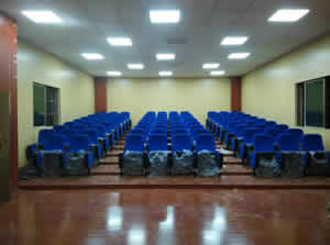 東莞小學(xué)禮堂椅圖片